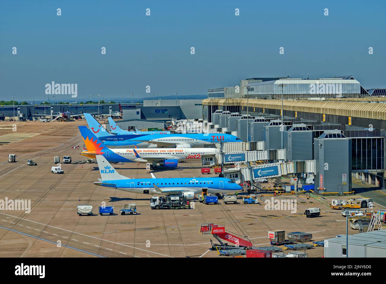Aéroport de Manchester terminal 2 avec nouvelle extension.2022. Banque D'Images