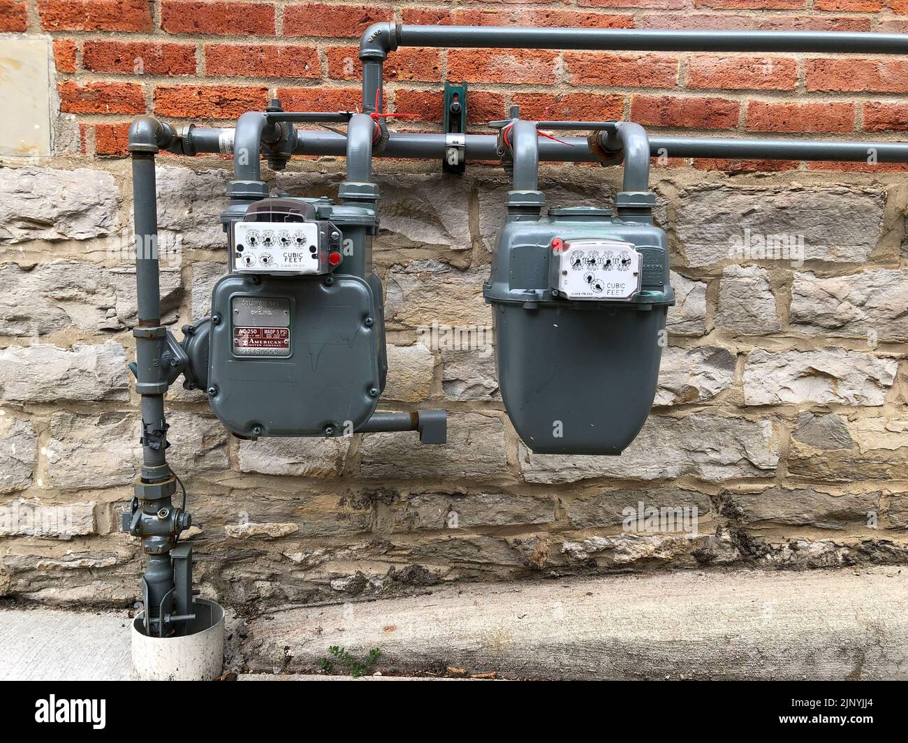 Compteurs de gaz ménagers dans le village allemand, Columbus, Ohio, États-Unis, août 2022 Banque D'Images