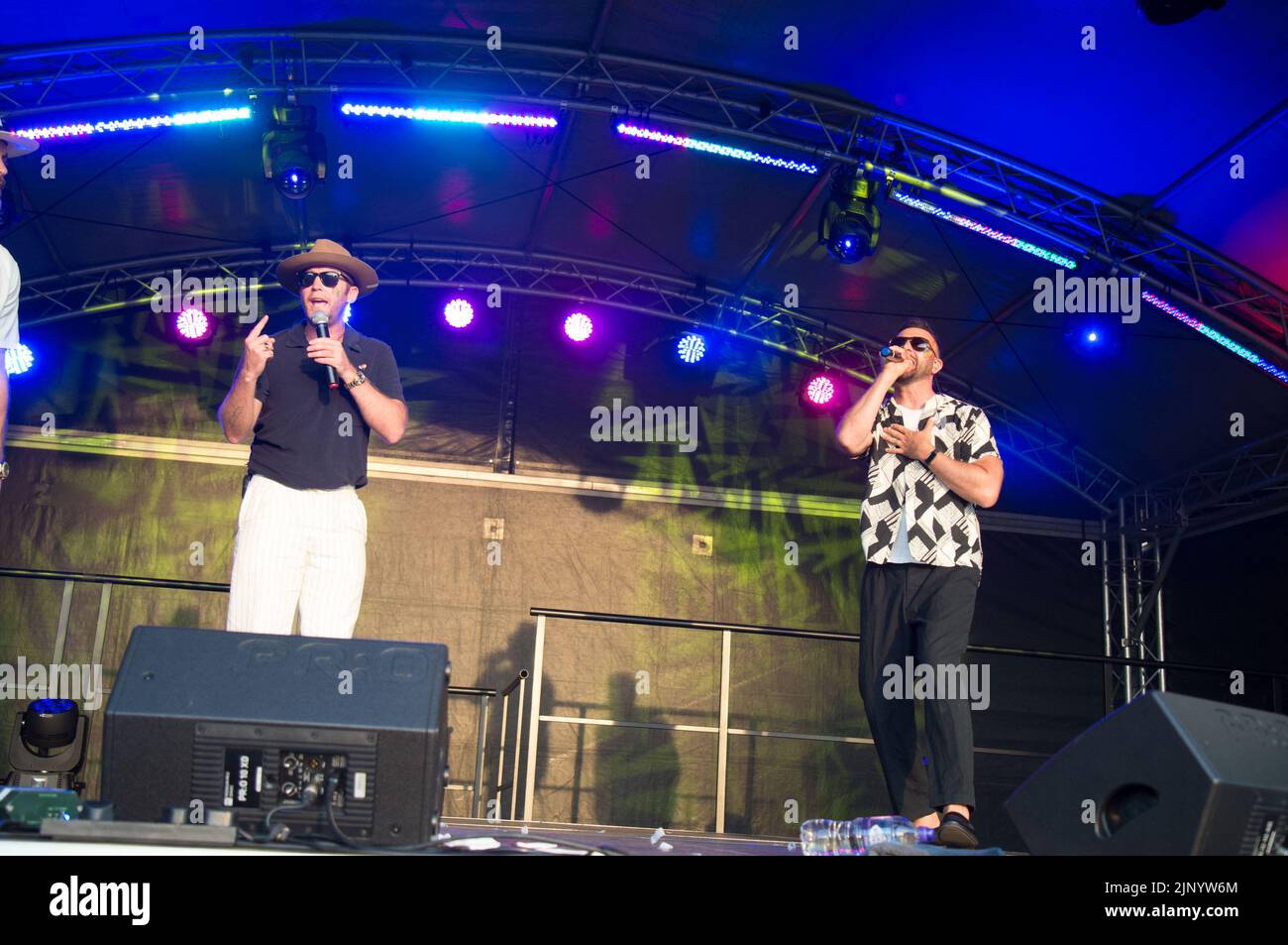 Chester, Royaume-Uni. 13th août 2022. The Overtones, Artists performent for Chester Pride 10th Anniversary (Terry Scott/SPP) Credit: SPP Sport Press photo. /Alamy Live News Banque D'Images