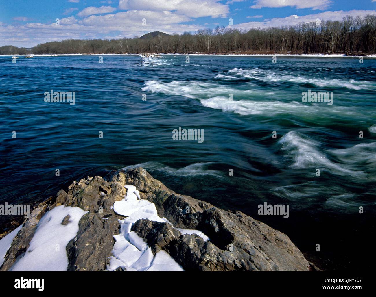 McKees Half Falls est un endroit pittoresque sur la rivière Susquehanna, dans le centre de la Pennsylvanie, où deux crêtes traversant la rivière forment une série de rapides Banque D'Images