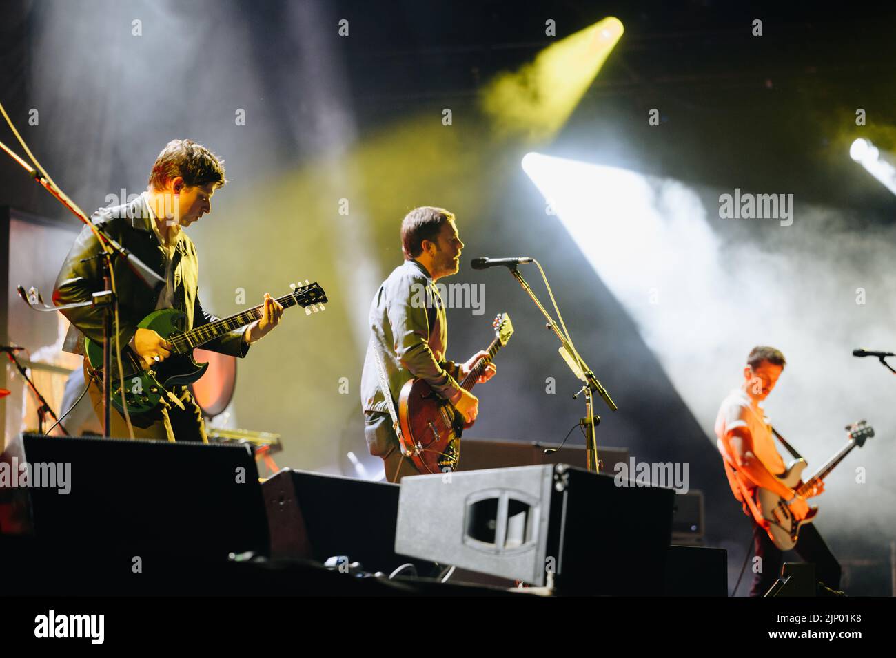 Newquay, Cornwall, Royaume-Uni. 14th août 2022. Les rois de Leon se présentant sur la scène principale au Festival des Boardmasters 2022. Crédit : Sam Hardwick/Alamy. Banque D'Images