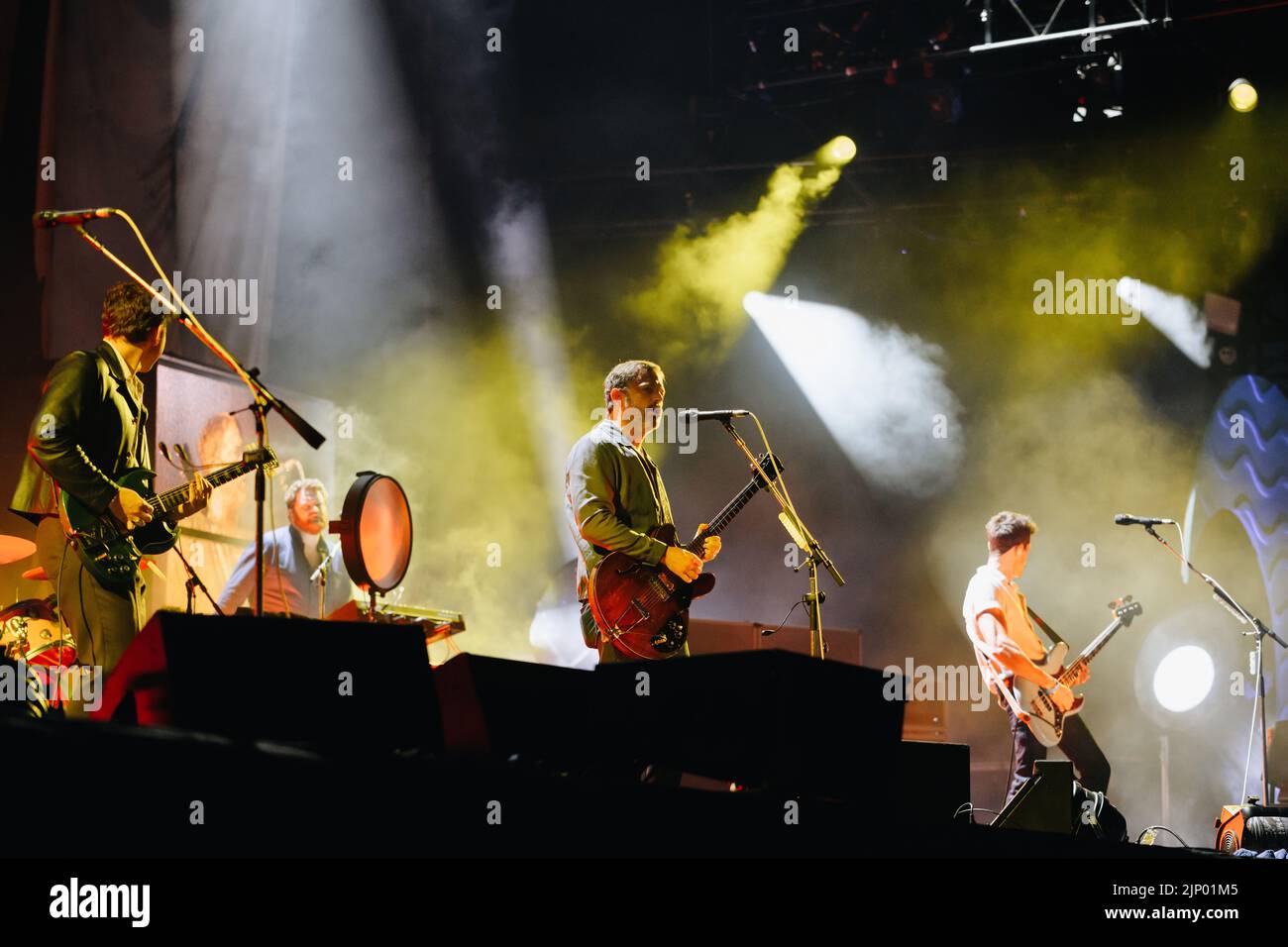 Newquay, Cornwall, Royaume-Uni. 14th août 2022. Les rois de Leon se présentant sur la scène principale au Festival des Boardmasters 2022. Crédit : Sam Hardwick/Alamy. Banque D'Images