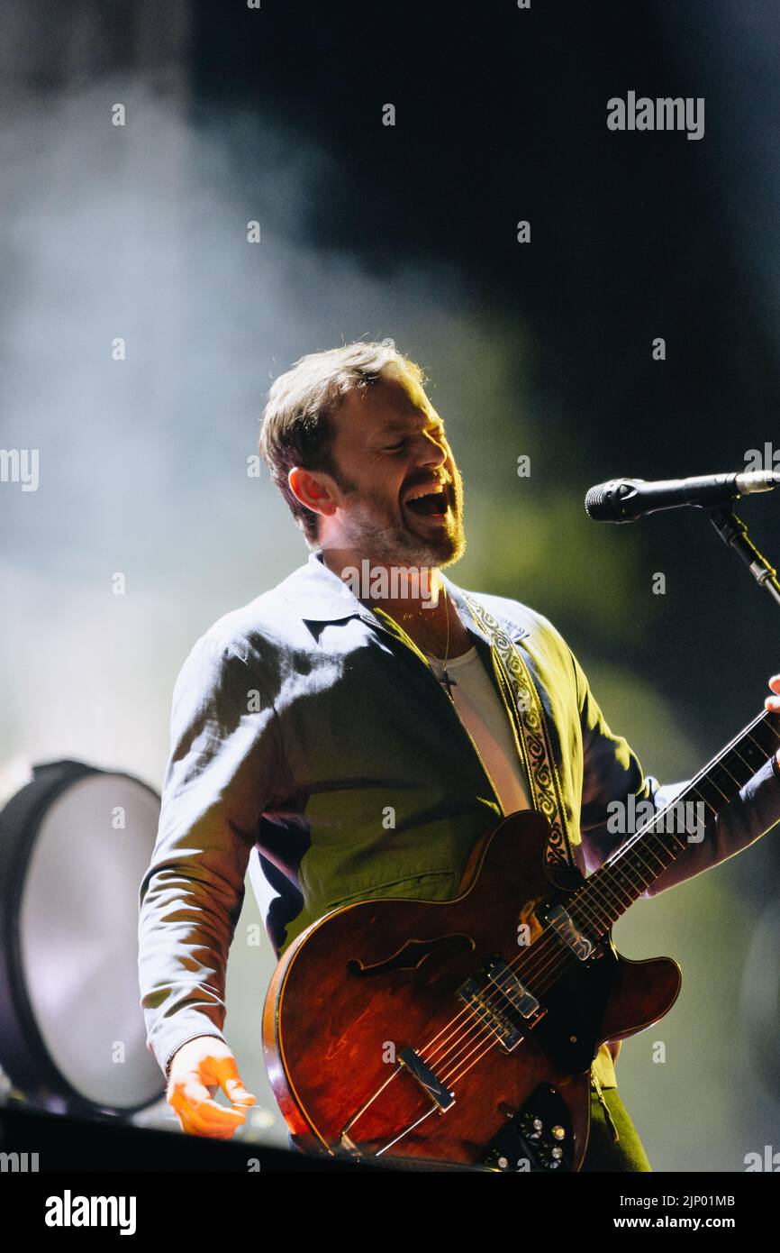 Newquay, Cornwall, Royaume-Uni. 14th août 2022. Les rois de Leon se présentant sur la scène principale au Festival des Boardmasters 2022. Crédit : Sam Hardwick/Alamy. Banque D'Images