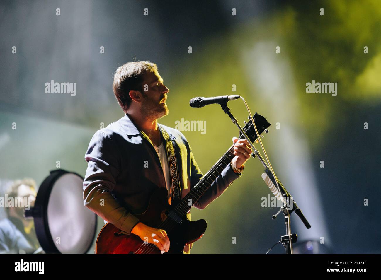 Newquay, Cornwall, Royaume-Uni. 14th août 2022. Les rois de Leon se présentant sur la scène principale au Festival des Boardmasters 2022. Crédit : Sam Hardwick/Alamy. Banque D'Images
