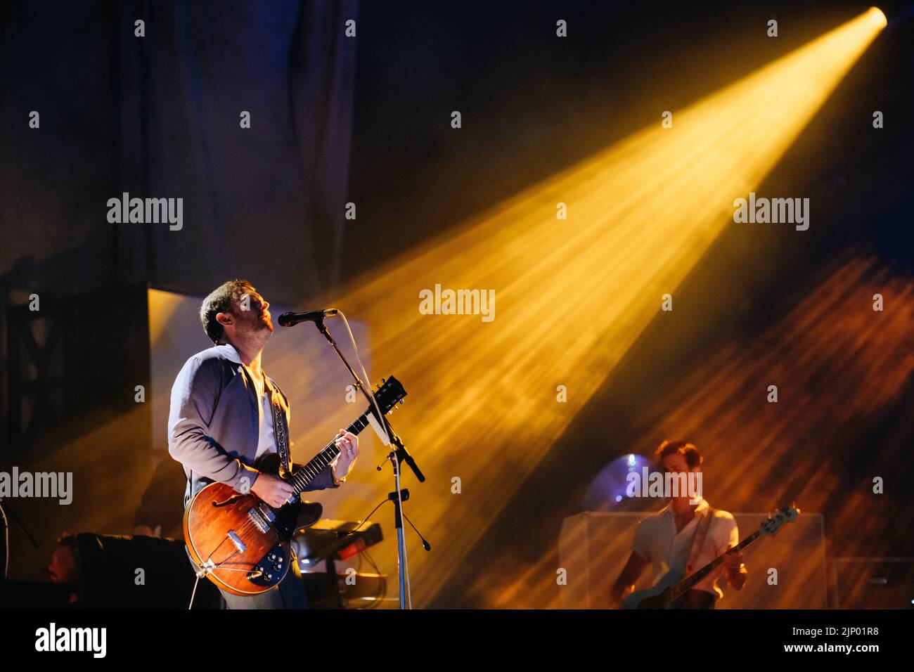 Newquay, Cornwall, Royaume-Uni. 14th août 2022. Les rois de Leon se présentant sur la scène principale au Festival des Boardmasters 2022. Crédit : Sam Hardwick/Alamy. Banque D'Images