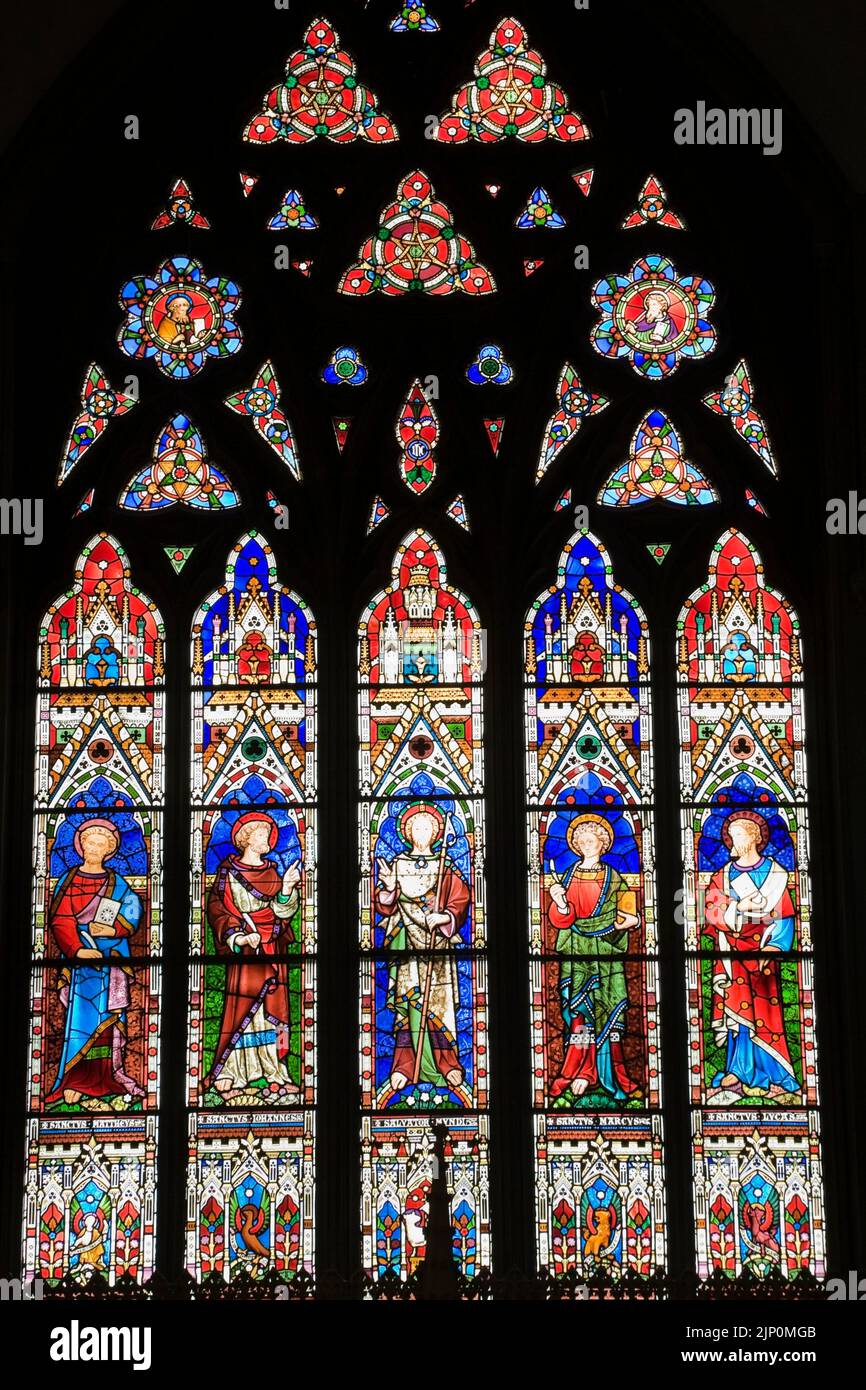 Vitraux colorés représentant une scène religieuse, la cathédrale Christ Church, Montréal, Québec, Canada. Banque D'Images