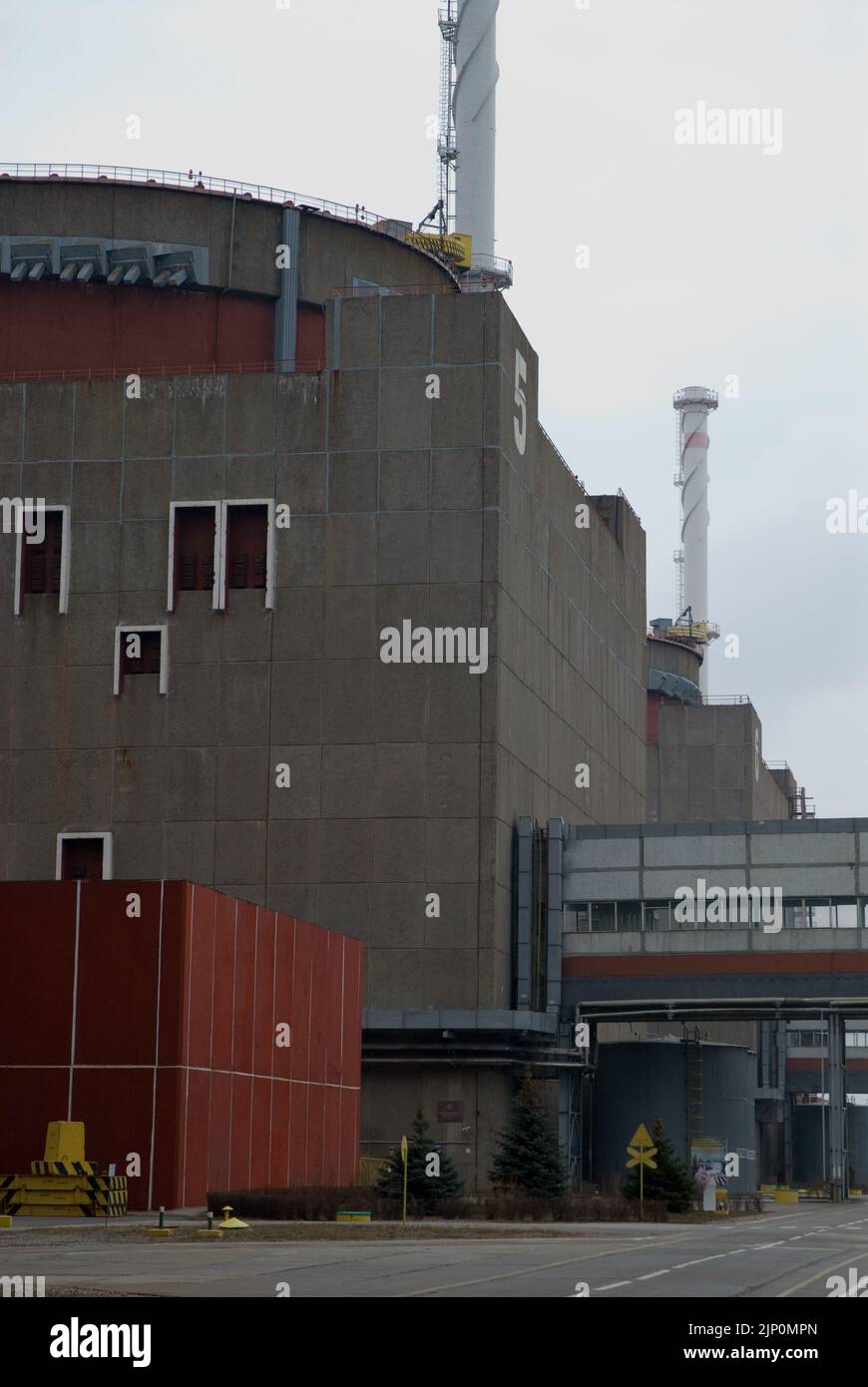 occupation de la centrale nucléaire de zaporozhye troupes russes, centrale nucléaire de zaporozhye, centrale nucléaire de zaporozhye occupation troupes russes att Banque D'Images