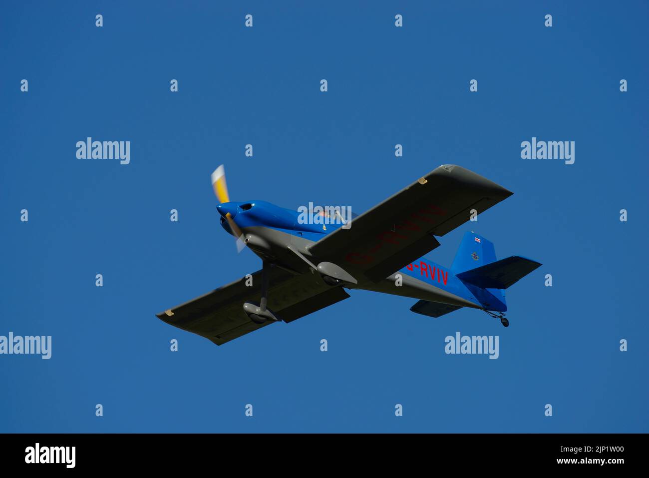 Vans RV-4, G-RVIV, atterrissage à RAF Valley, Banque D'Images