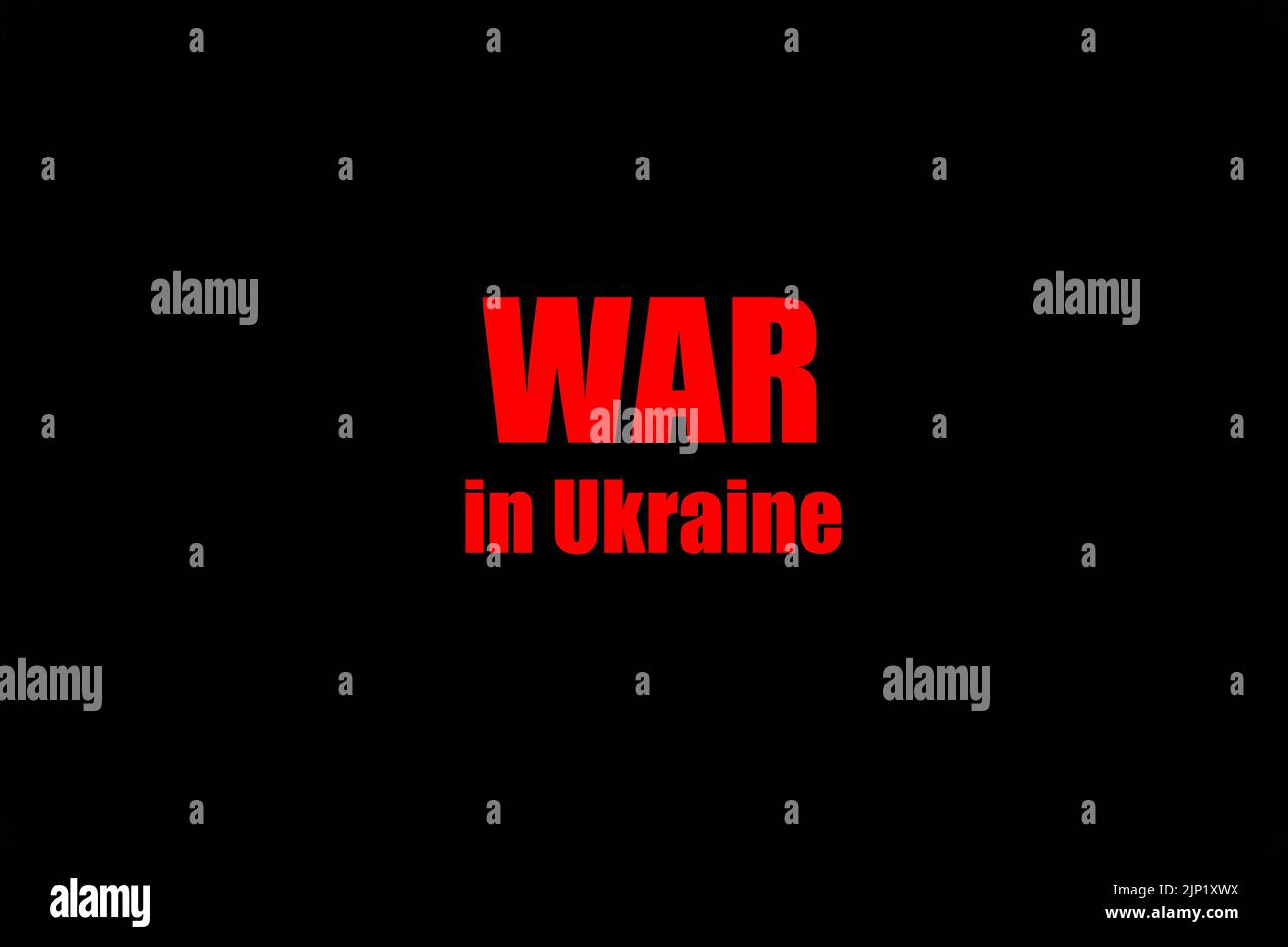 La guerre en Ukraine. L'inscription signifie la mort et le malheur fait rouge sur noir. Cataclysme mondial. Intervention avec l'aide de l'armée et des armes Banque D'Images
