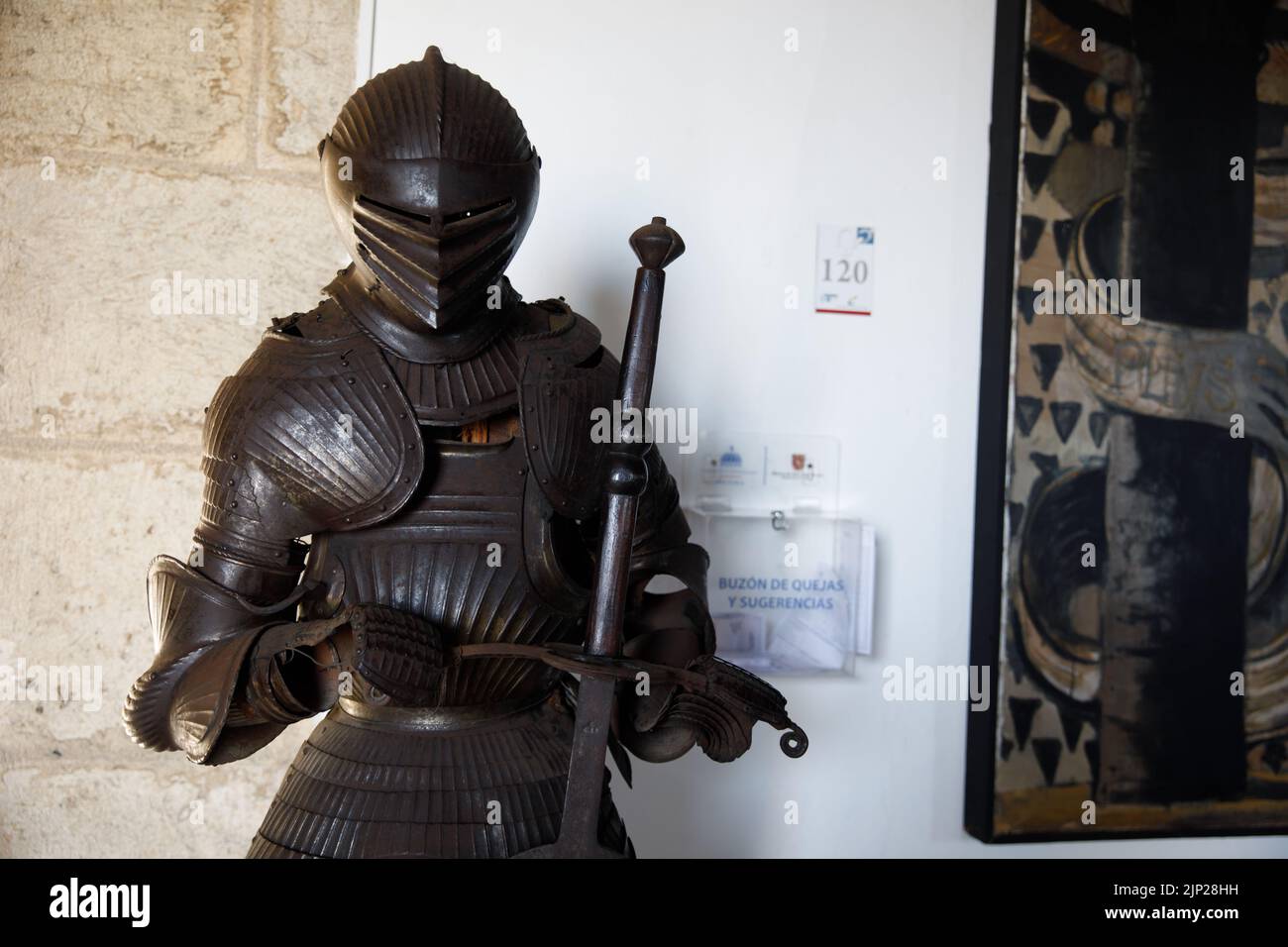 30.06.2022 SAINT-DOMINGUE, RÉPUBLIQUE DOMINICAINE Armure de chevalier du Moyen âge - 15th siècle Banque D'Images