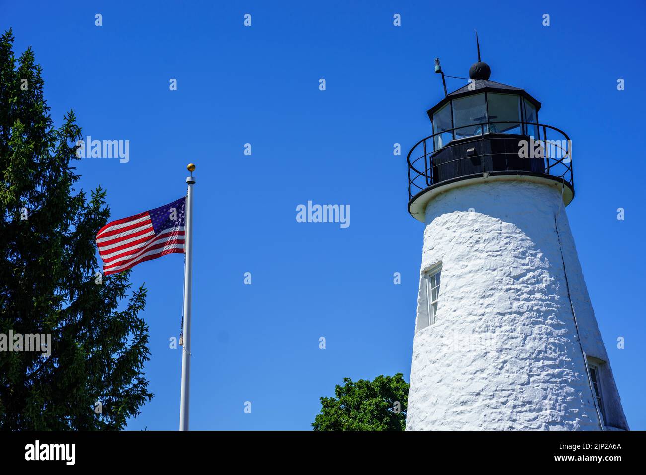 Havre de Grace, MD, États-Unis – 13 août 2022 : le phare de Concord point au bord de la ligne côtière de la baie Chesapeake dans la ville du comté de Harford. Banque D'Images