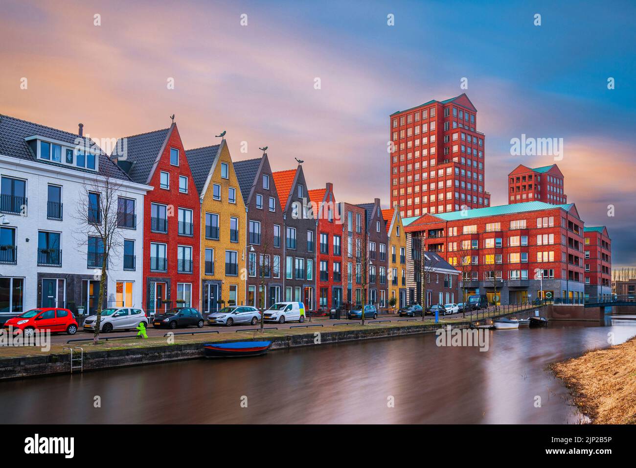 Amersfoort, Pays-Bas paysage urbain dans le quartier de Vathorst au crépuscule. Banque D'Images