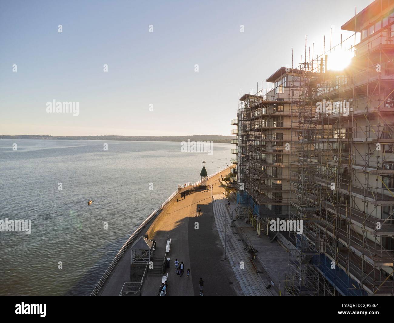 Vues aériennes sur le quartier maritime de Swansea et le front de mer. Août 2022 Banque D'Images