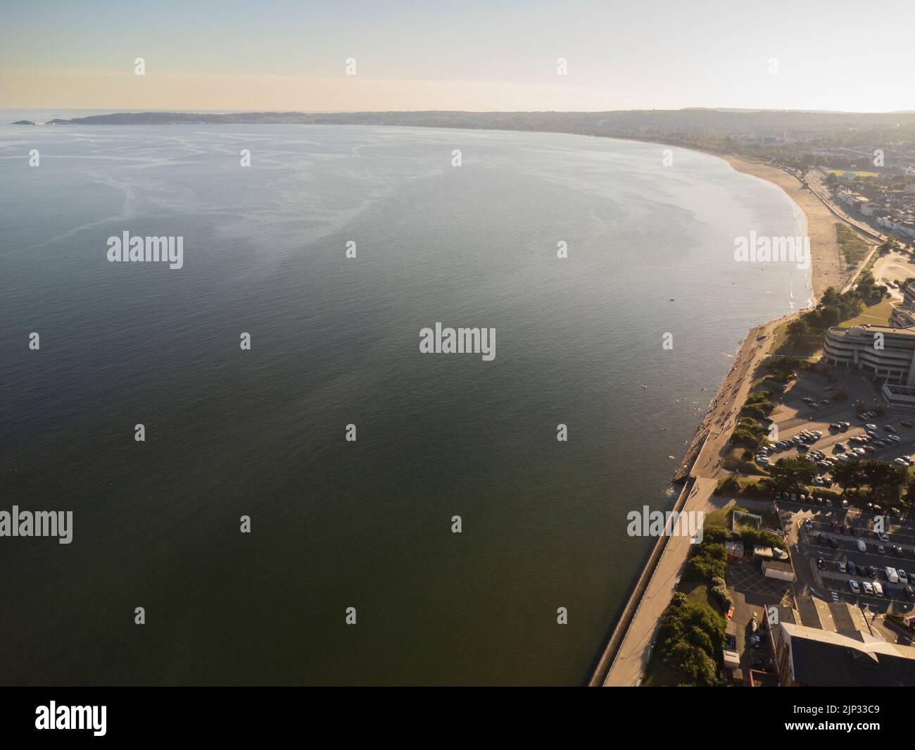 Vues aériennes sur le quartier maritime de Swansea et le front de mer. Août 2022 Banque D'Images