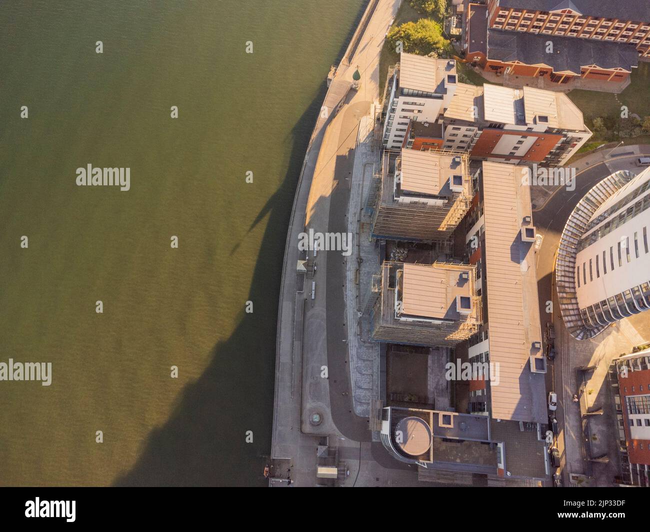 Vues aériennes sur le quartier maritime de Swansea et le front de mer. Août 2022 Banque D'Images