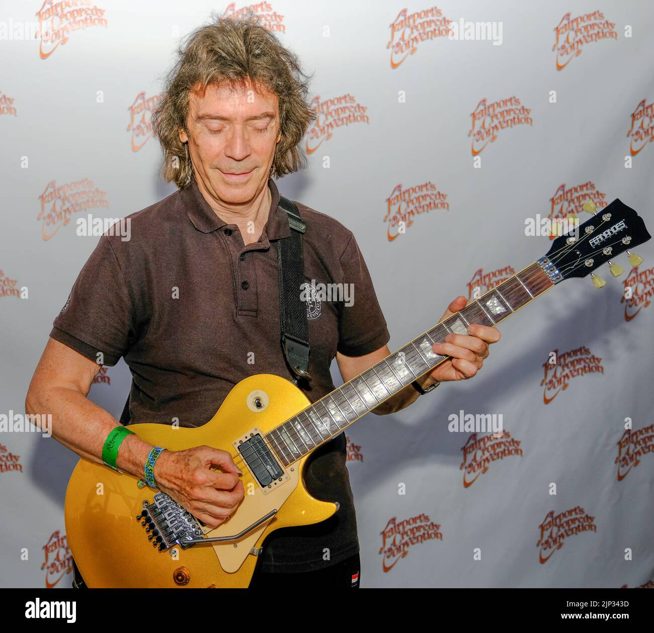 Cropredy Oxfordshire Royaume-Uni... FAirport Cropredy Convention.Genesis légendaire guitariste principal Steve Hackett avant de jouer à cette année Faéroport Cropredy Convention. Banque D'Images