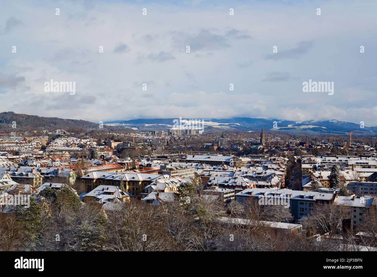 Vue panoramique de la vieille ville de Berne et des hauts plateaux bernois en hiver, capitale de la Suisse Banque D'Images