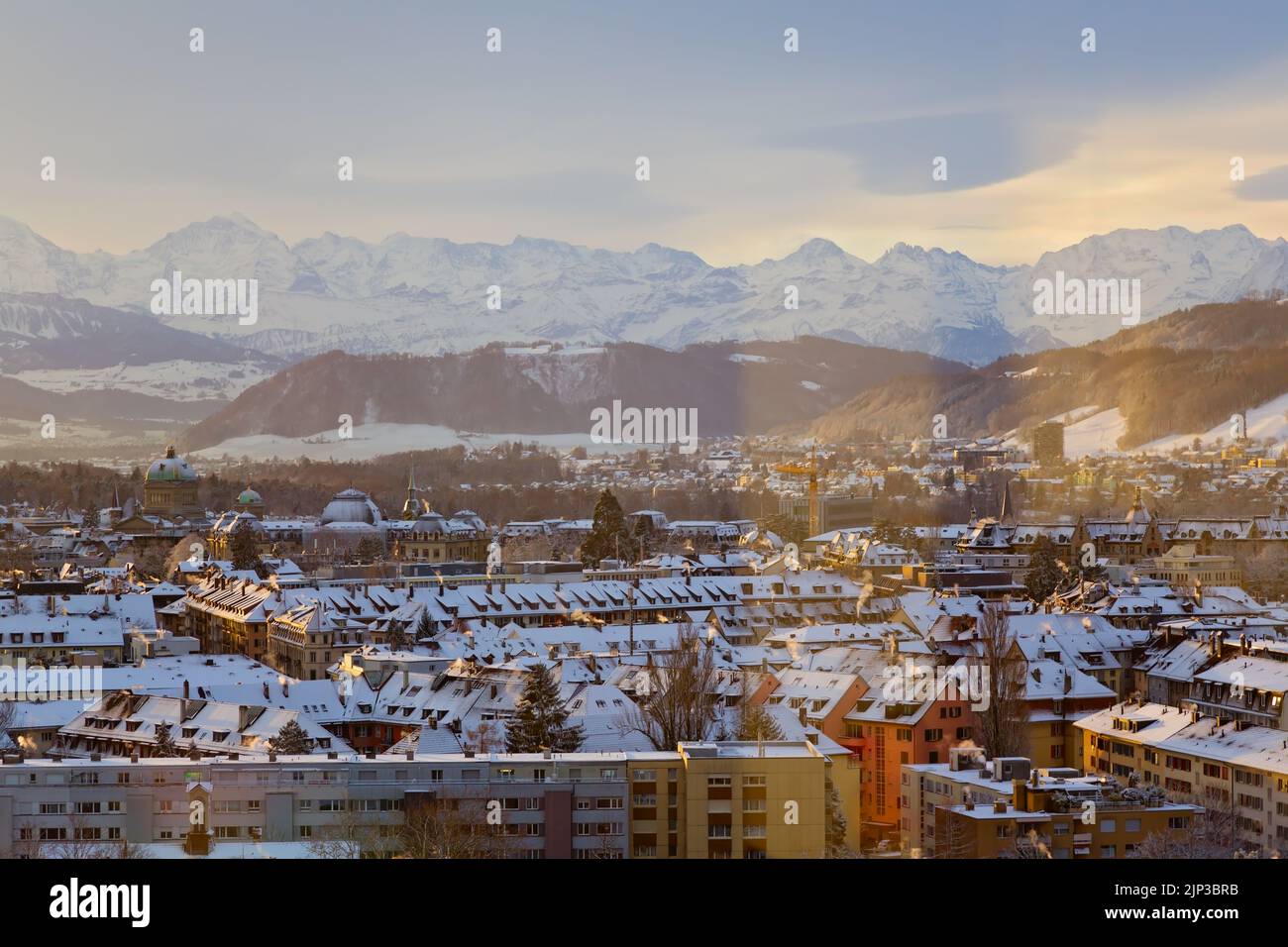 Vue panoramique de la vieille ville de Berne et des hauts plateaux bernois en hiver, capitale de la Suisse Banque D'Images