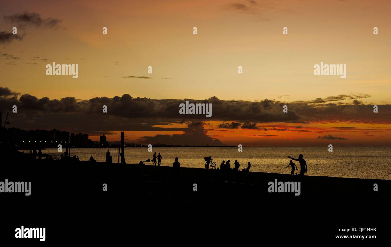 Coucher de soleil sur la plage de Fortaleza Brésil Banque D'Images