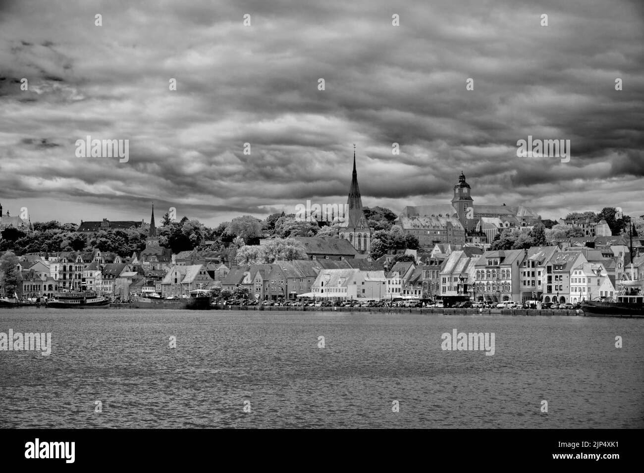 Flensburg Allemagne Europe vue panoramique depuis le bord de mer en noir et blanc Banque D'Images
