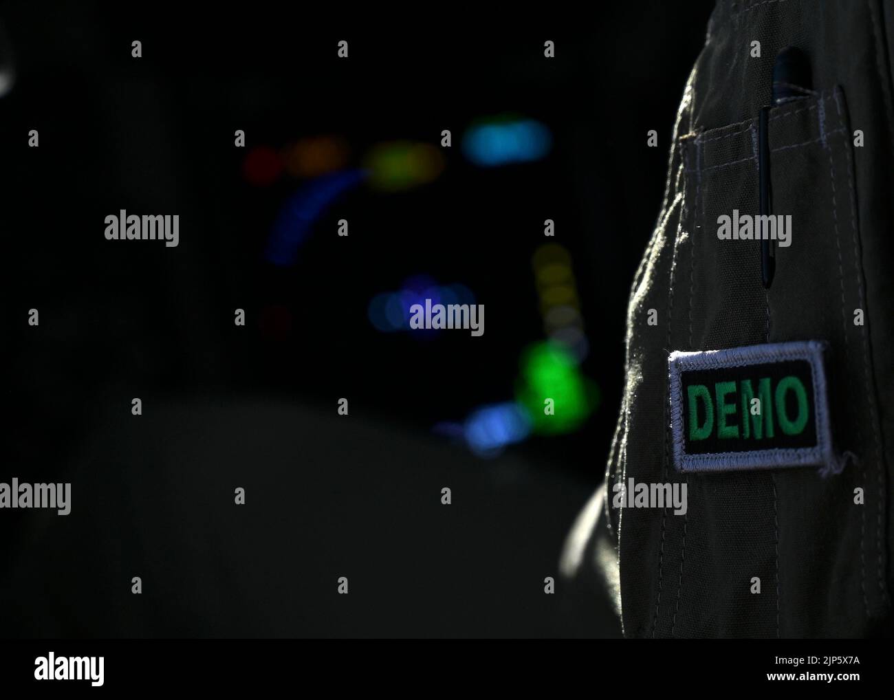 L'équipe de démonstration de la côte ouest avec l'aile de transport aérien 62D vole un C-17 Globemaster III au salon aérien de l'Association des aéronefs expérimentaux, Oshkosh, Wisconsin, 27 juillet 2022. EAA est le plus grand salon aérien annuel des États-Unis et est la plus grande célébration de l'aviation au monde. (É.-U. Photo de la Force aérienne par Senior Callie Norton) Banque D'Images