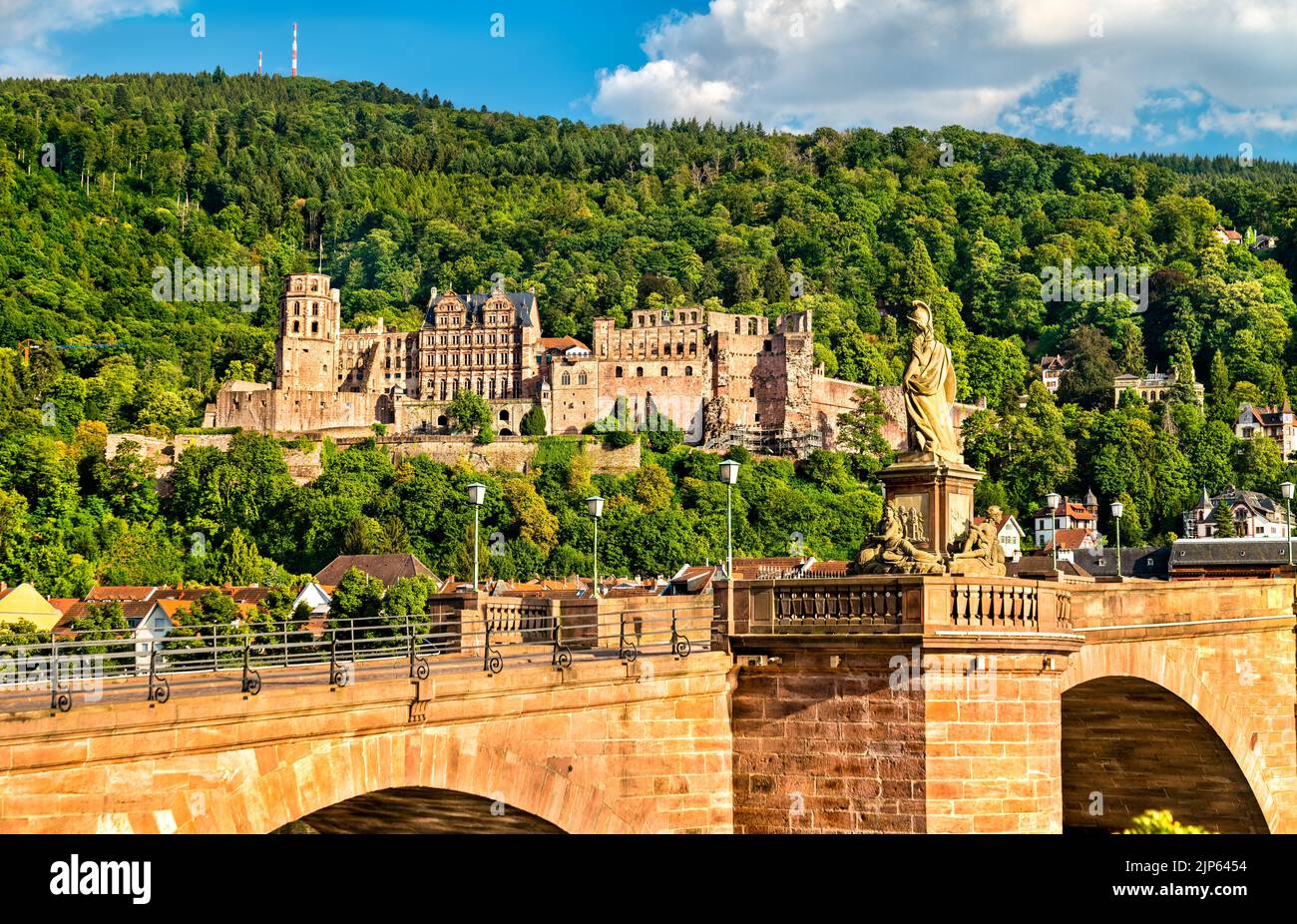 Heidelberg avec son château et le vieux pont en Allemagne Banque D'Images