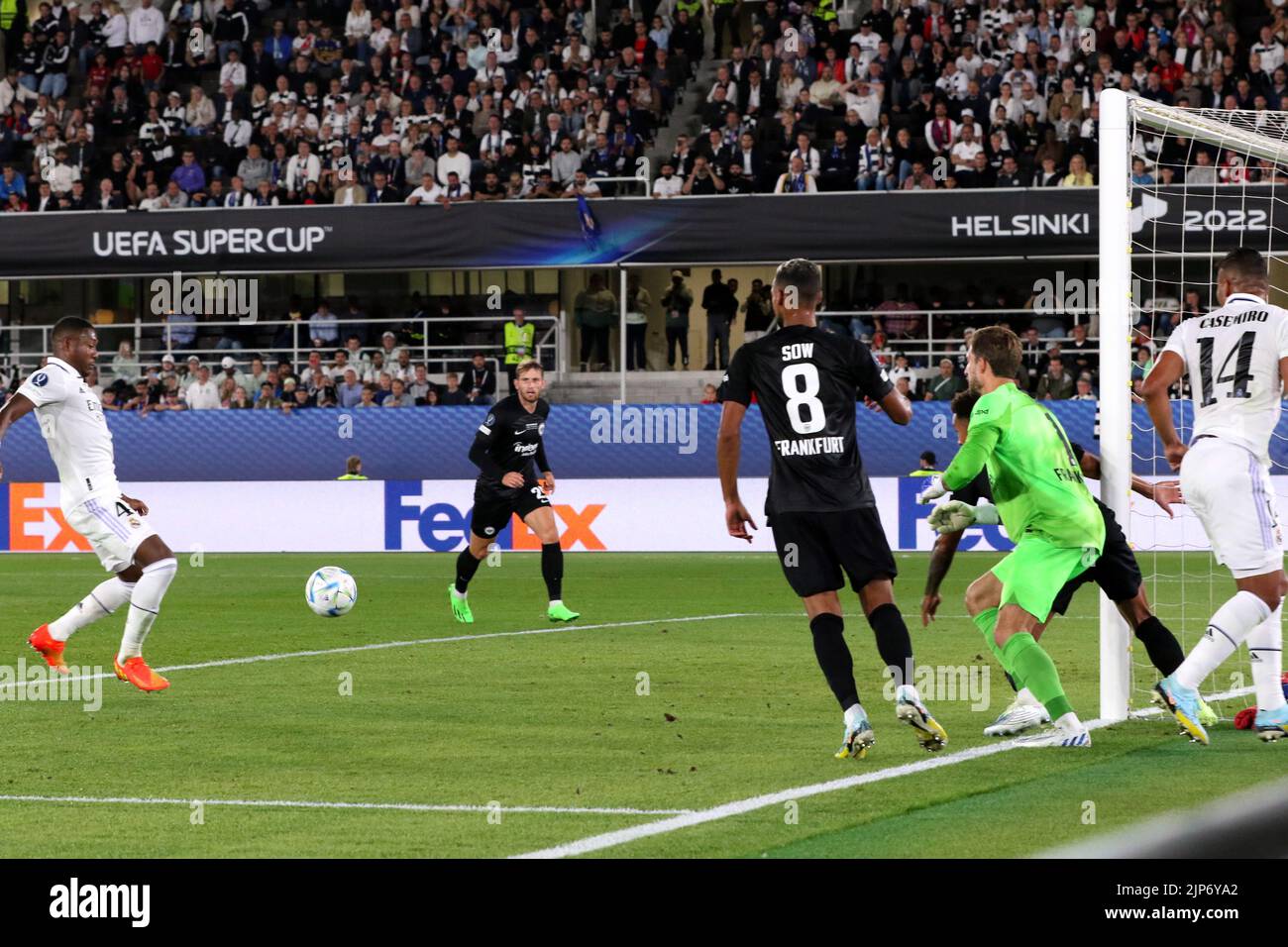 FOOT. Courte victoire anglaise (1-0) en demi-finale aller de la coupe de l' UEFA. Arsenal tire en premier, Lens ne se rend pas – Libération