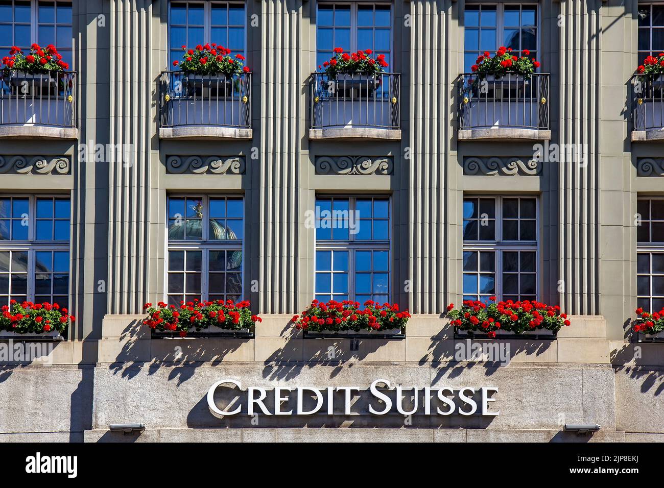 Vue sur le bâtiment de la banque Credit suisse dans le centre de la vieille ville de Berne - Suisse Banque D'Images