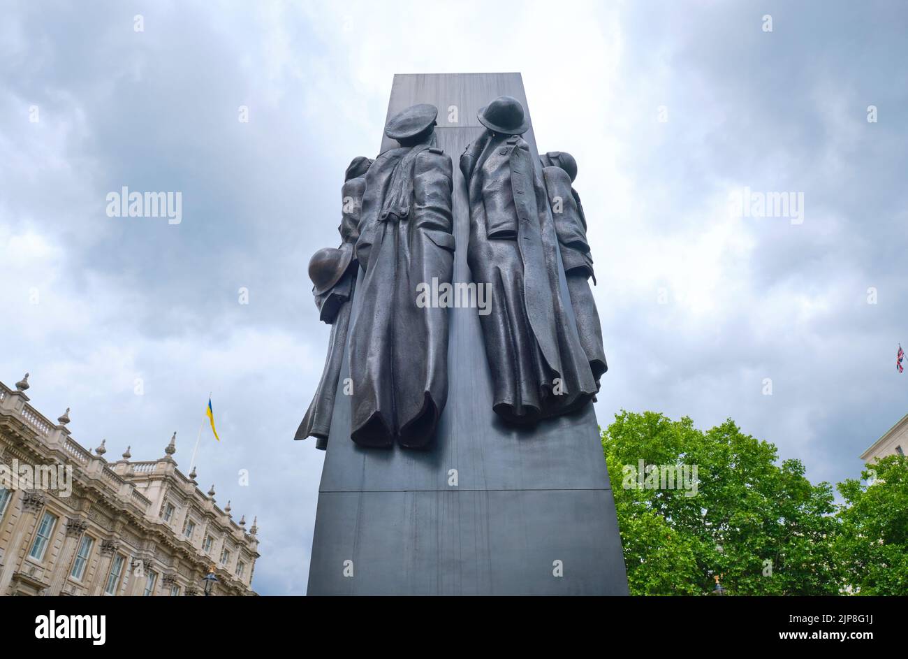 Un mémorial de bronze, hommage aux femmes de la Seconde Guerre mondiale Le long de Whitehall Road à Londres, Angleterre, Royaume-Uni. Banque D'Images