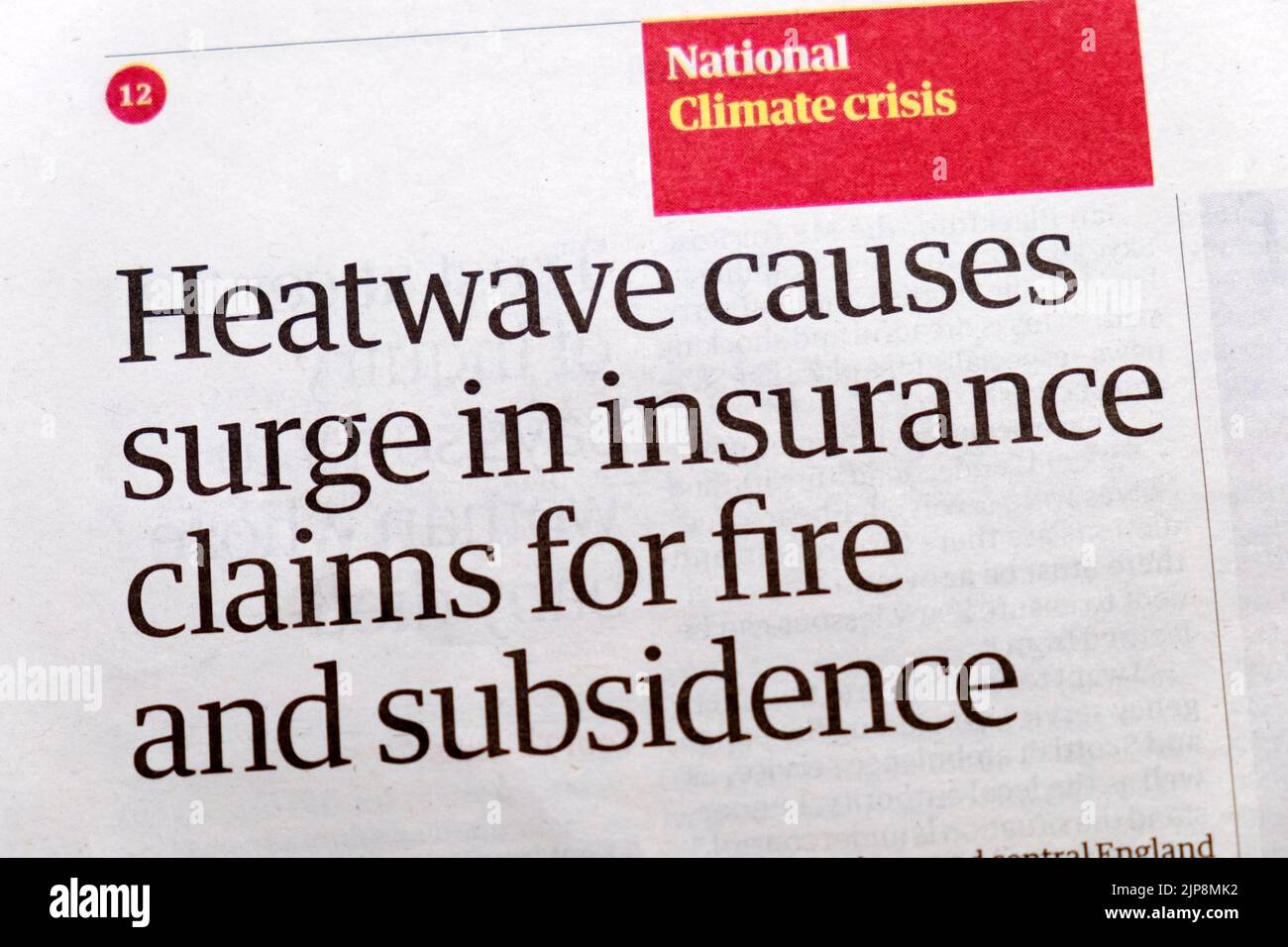 "HeatWave cause une augmentation des réclamations d'assurance pour incendie et subsidence" le journal Guardian titre crise climatique article 11 août 2022 Londres UK Banque D'Images