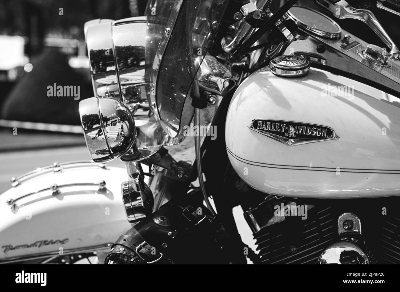 Portorož, Slovénie. 06.12.2022. Cool Bikers Harley Davidson festival, exposition. Gros plan sur le bloc-moteur de la moto chromée. Banque D'Images