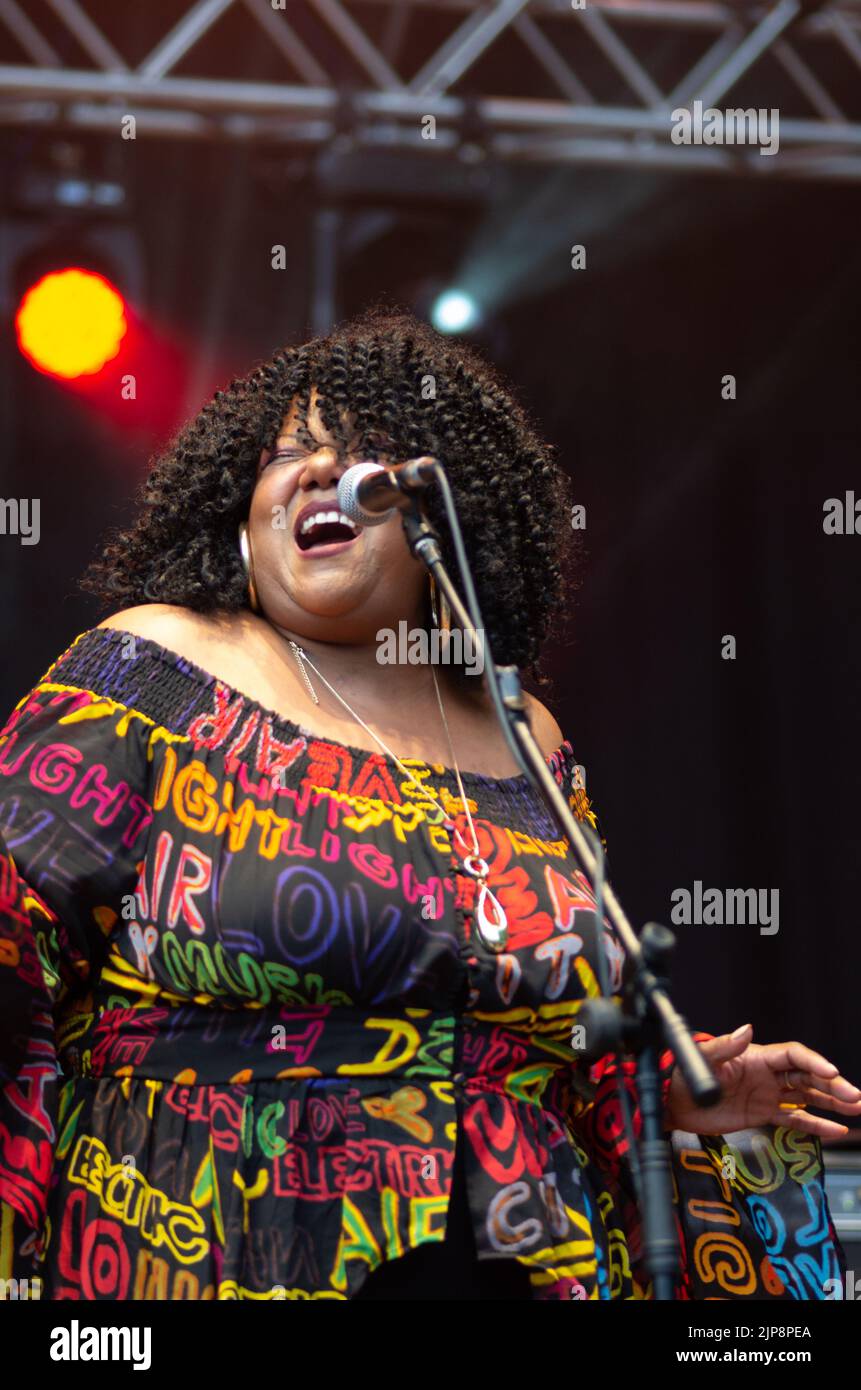 Kimberly Johnson se produit au Bilbao Blues Festival au pays Basque, en Espagne, en 2022 Banque D'Images