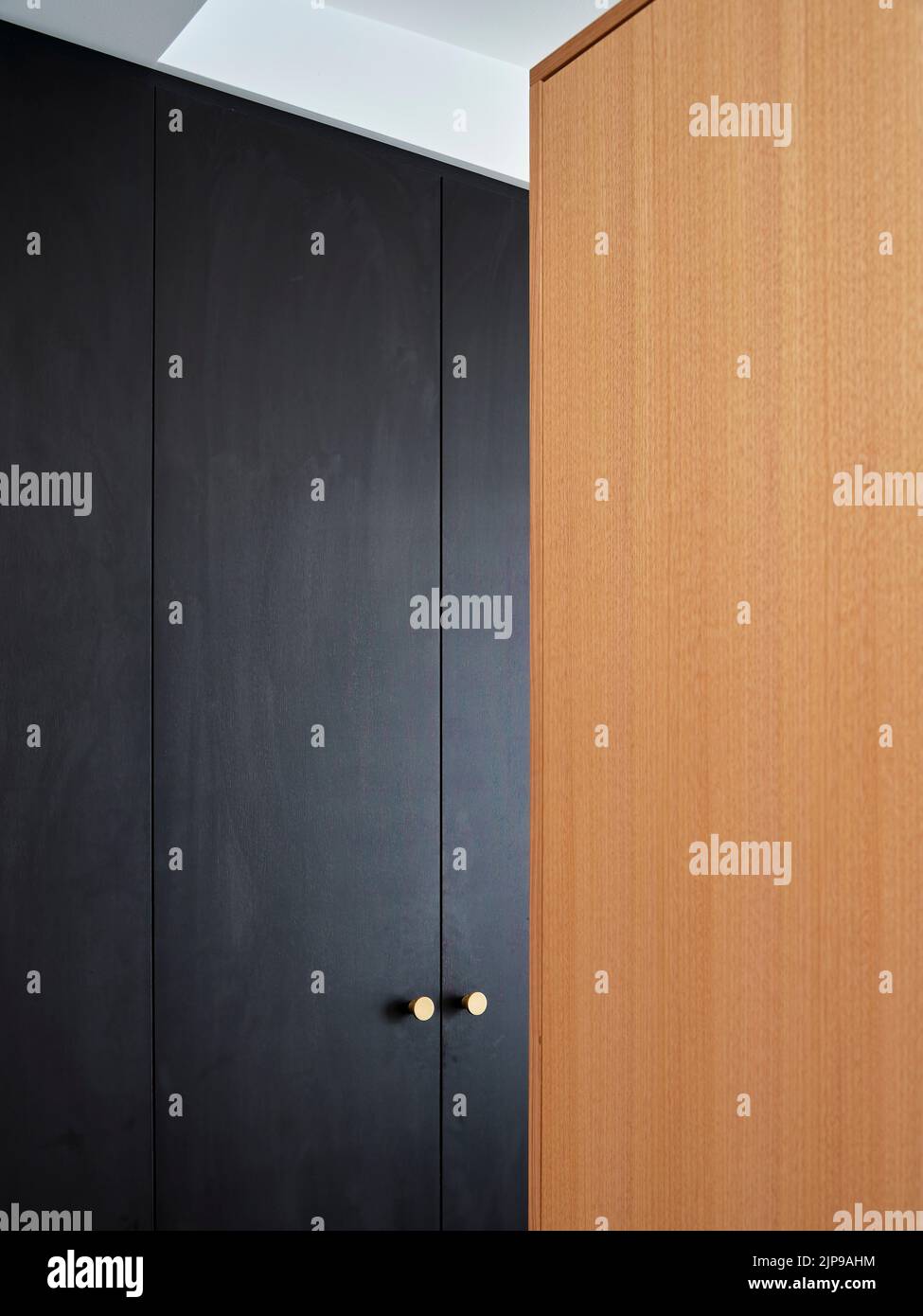 Détail menuiserie dans la chambre. Birchgrove House, Sydney, Australie. Architecte : TW Architects, 2021. Banque D'Images