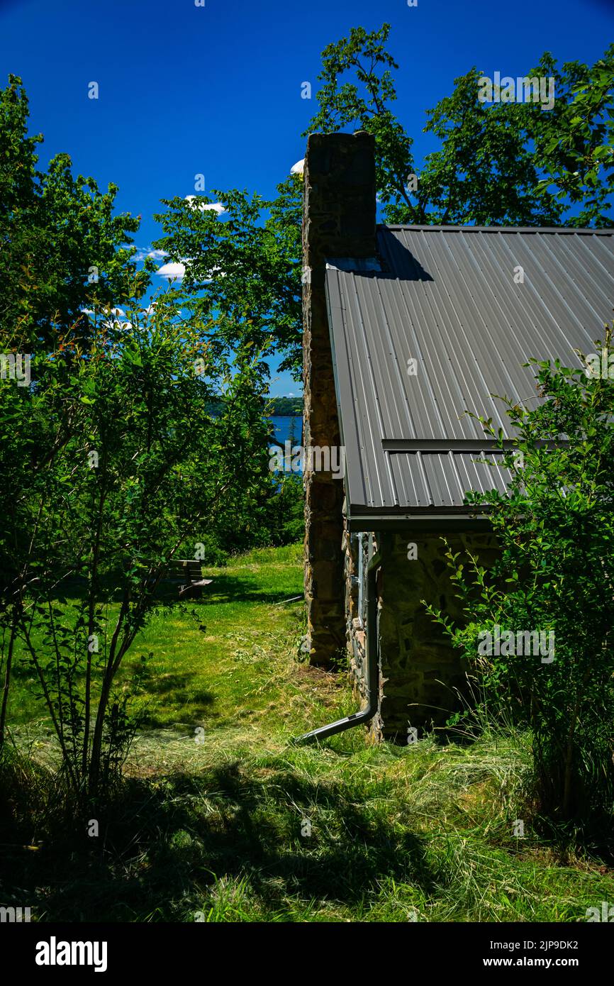 La maison d'arbres de l'île McNabs dans le port Halifax, nouvelle-écosse canada Banque D'Images