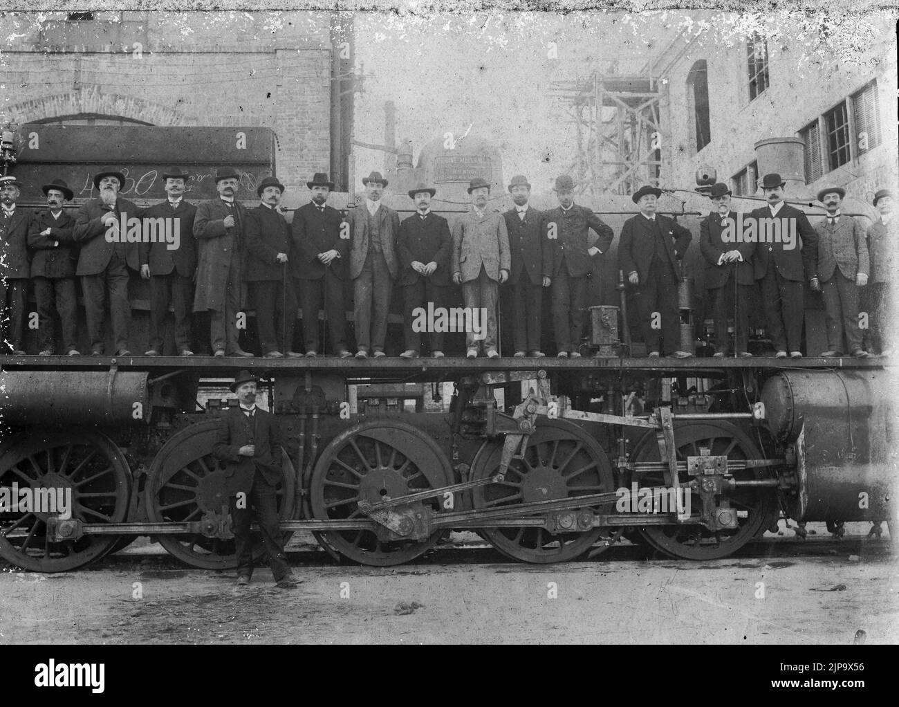 Treni e Tram - Locomotiva a vapore del gruppo 470 costruita dalle officine meccaniche di Napoli (anni 10) Banque D'Images