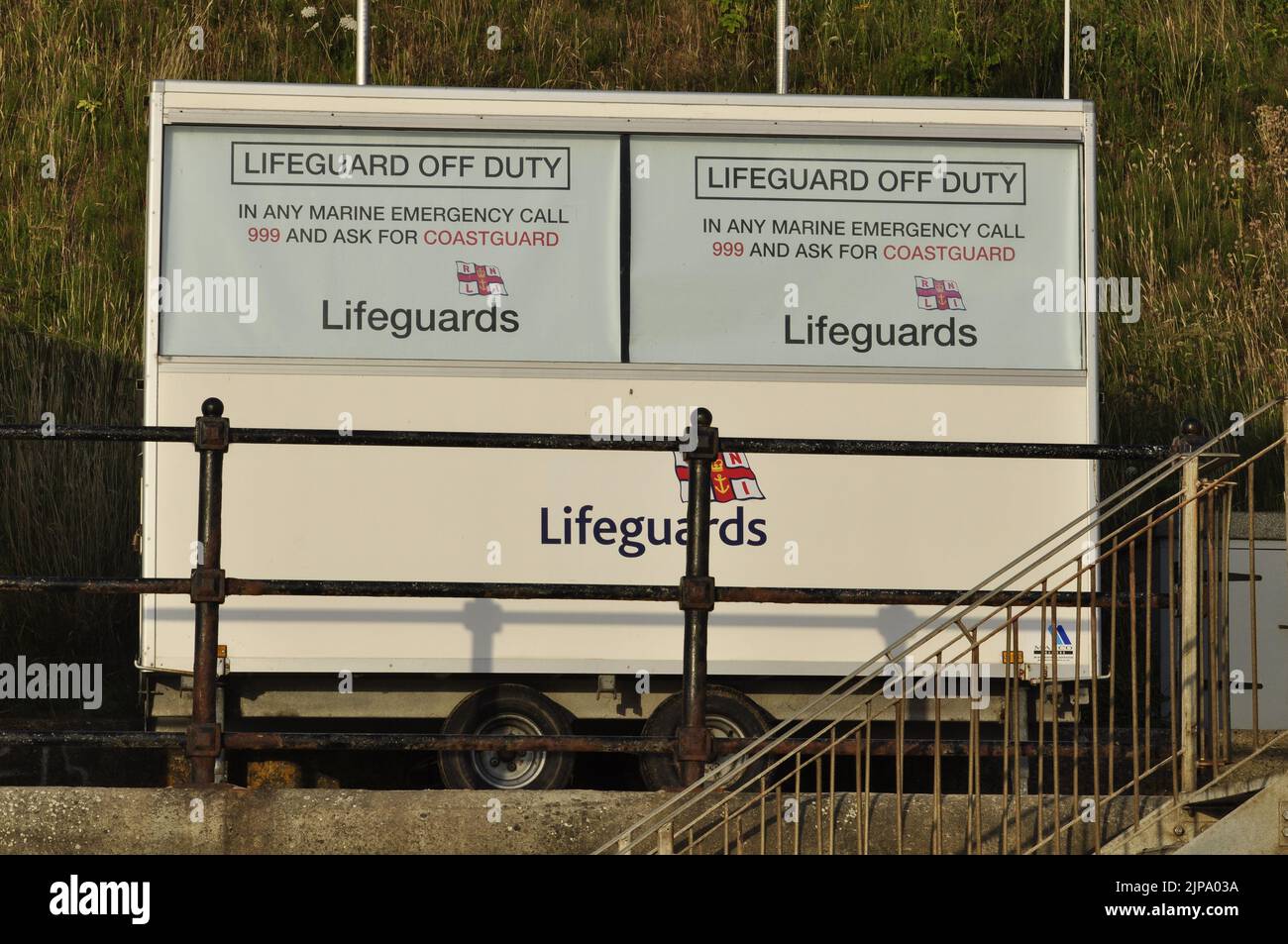 Station Lifeguard fermée, tôt le matin, Mundesley Norfolk, Angleterre, Royaume-Uni Banque D'Images