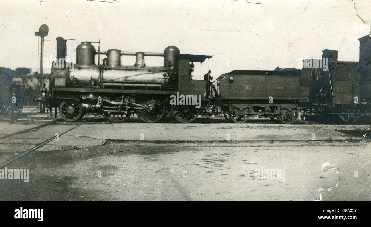 Treni e Tram - Locomotiva PO 1817 localit sconosciuta (anni 10) Banque D'Images