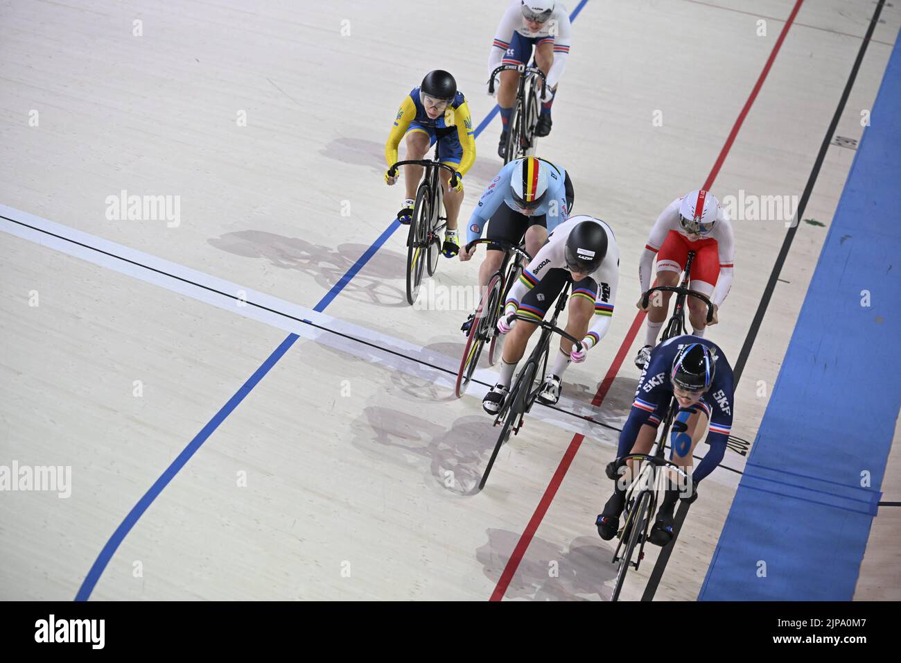 Le Belge Nicky Degrendele photographié en action lors de la finale de l'épreuve féminine de Keirin, aux Championnats d'Europe de cyclisme sur piste Munich 2022, à Munich, en Allemagne, le mardi 16 août 2022. La deuxième édition des Championnats d'Europe du sport se déroule du 11 au 22 août et compte neuf sports. BELGA PHOTO ERIC LALMAND Banque D'Images