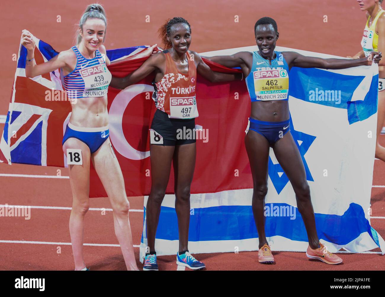 Eilish McColgan de Grande-Bretagne Médaille d'argent, Yasemin CAN de Turquie Médaille d'or et Lonah Chemtai Salpeter d'Israël Médaille de bronze au cours de l'Athlétisme, Women's 10 000m aux Championnats d'Europe Munich 2022 sur 15 août 2022 à Munich, Allemagne - photo: Laurent Lairys/DPPI/LiveMedia Banque D'Images