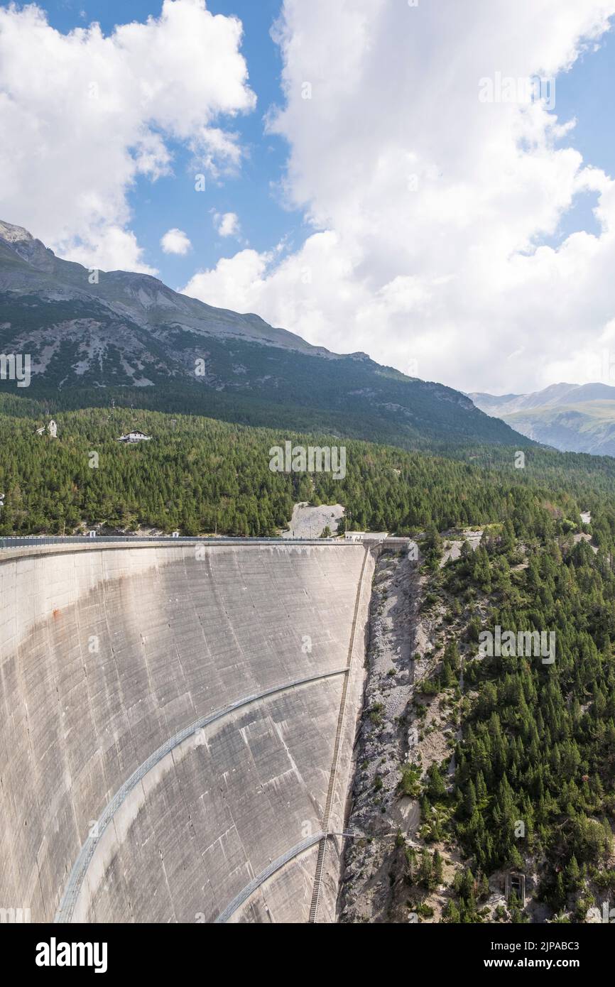 Italie, Lombardie, lac Cancano, barrage Cancano Banque D'Images