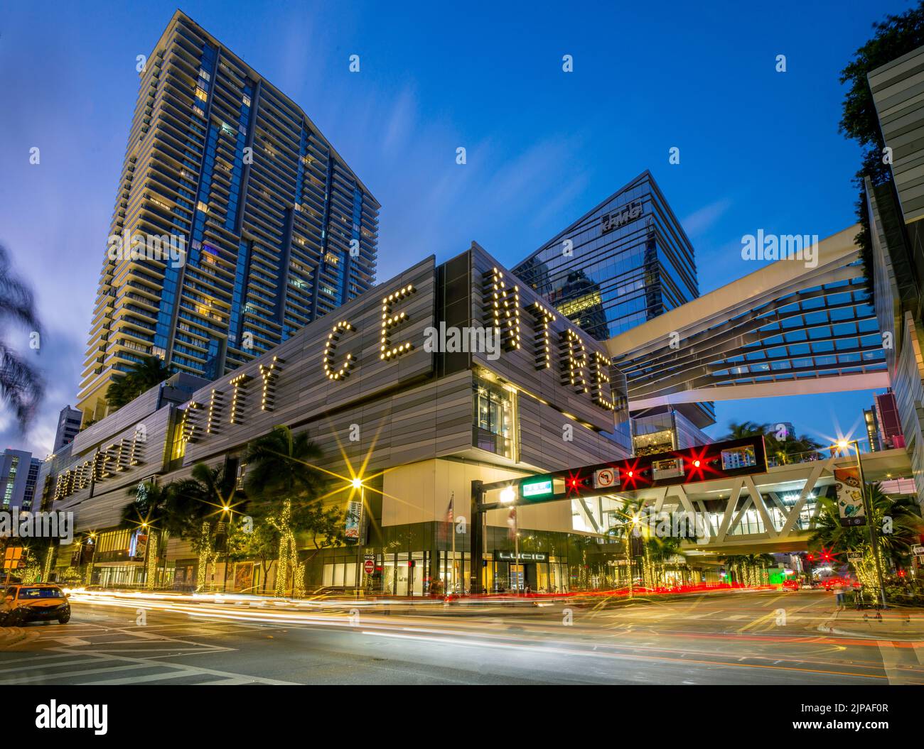 Brickell City Centre Modern Shopping Mall and Business Complex dans le centre-ville de Miami, Miami, Floride du Sud, États-Unis Banque D'Images Brickell City Centre Modern Shopping Mall and Business Complex dans le centre-ville de Miami, Miami, Floride du Sud, États-Unis Banque D'Images