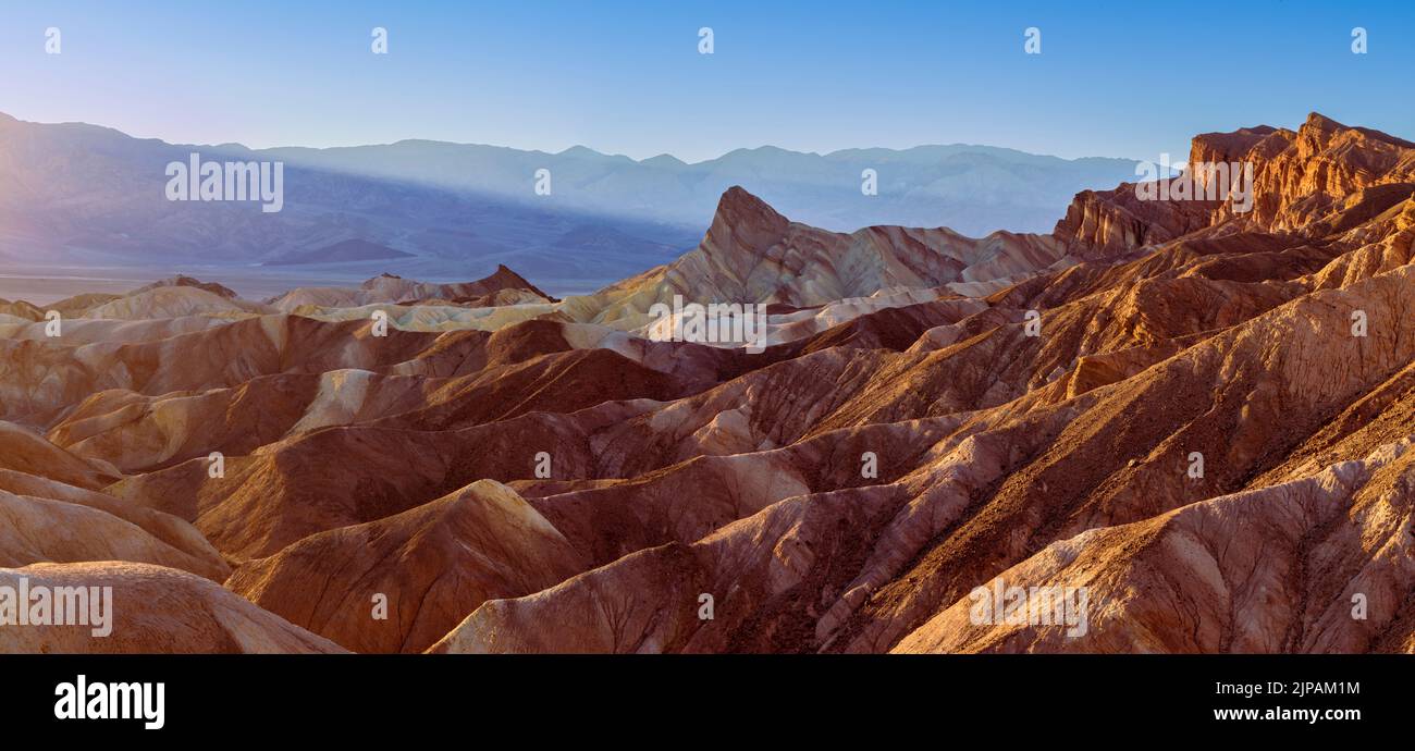 Sunset Zabriskie point, parc national de la Vallée de la mort, Californie, Amérique du Nord, États-Unis Banque D'Images