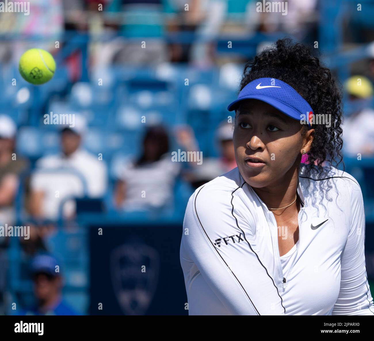 16 août 2022: Naomi Osaka (JPN) perd à Shuai Zhang (CHN), 6-4-7-5 à l'Open de l'Ouest et du Sud étant joué au Lindner Family tennis Centre à Cincinnati, Ohio, {USA} © Leslie Billman/Tennisclix/Cal Sport Media Banque D'Images