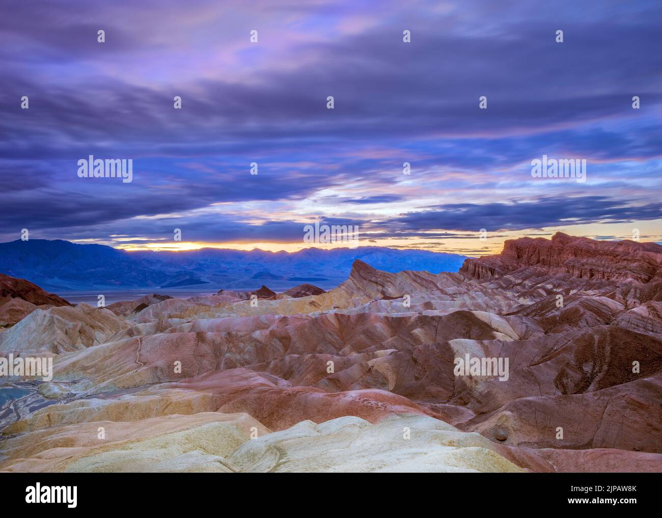 Soir dans la nuit, Zabriskie point, parc national de la Vallée de la mort, Californie, Amérique du Nord, États-Unis Banque D'Images