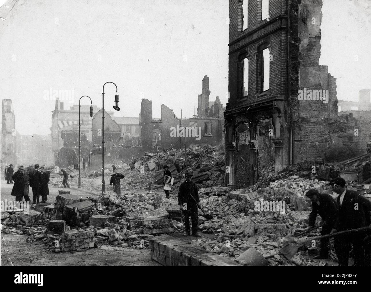 Les suites de l'incendie de Cork par les forces britanniques après la montée de Pâques en 1916 Banque D'Images