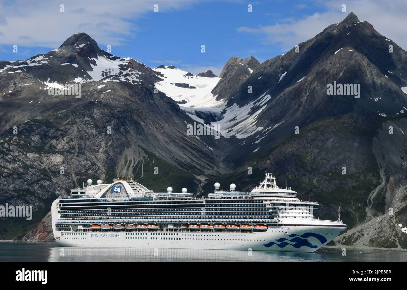 3 août 2022, parc national de la baie des Glaciers, Alaska, États-Unis : le navire de croisière Crown Princess Lines est présenté dans les eaux du parc national de la baie des Glaciers, Alaska, mercredi 3 août 2022. (Image de crédit : © Mark Hertzberg/ZUMA Press Wire) Banque D'Images