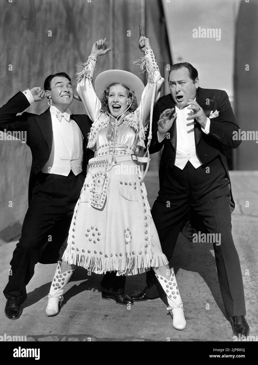 John Trent, Shirley Ross, Edward Albert, sur le tournage du film, 'Blossoms on Broadway', Paramount Pictures, 1937 Banque D'Images