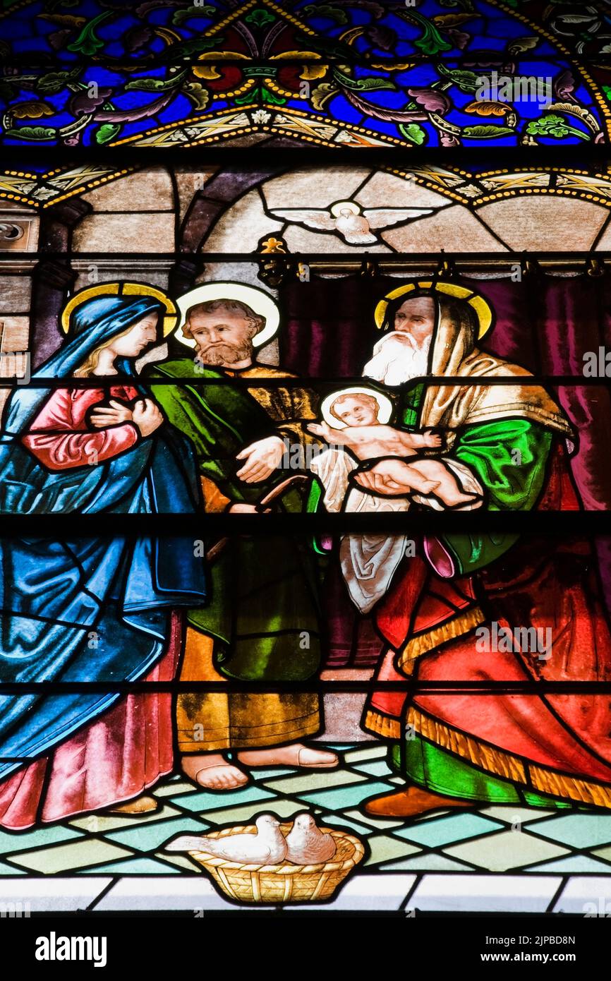 Vitraux colorés avec une scène religieuse, Chapelle notre-Dame-de-Bonsecours, Vieux-Montréal, Québec, Canada. Banque D'Images
