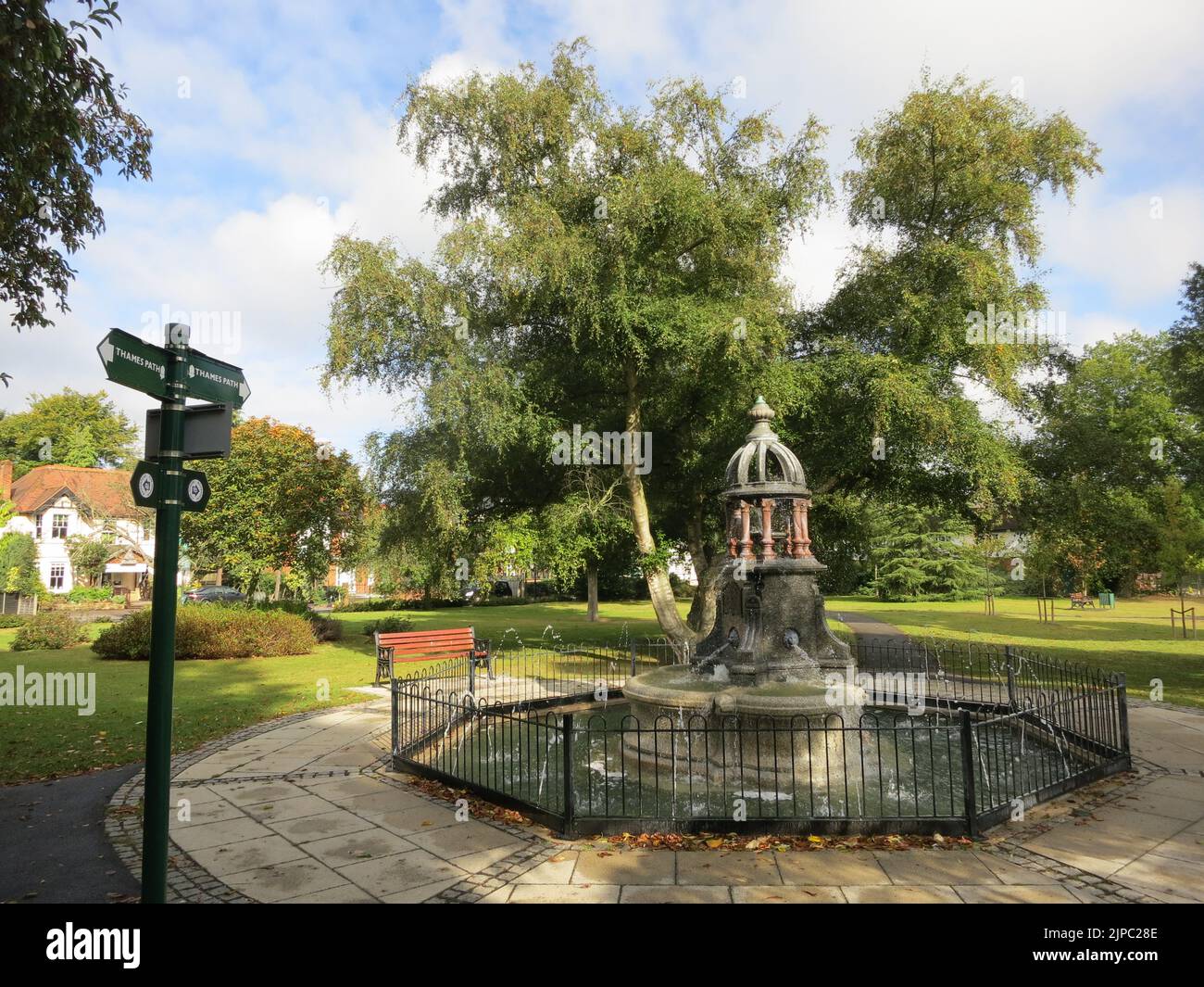 Sentier national Thames Path. Piste longue distance. La Tamise. Angleterre. ROYAUME-UNI Banque D'Images