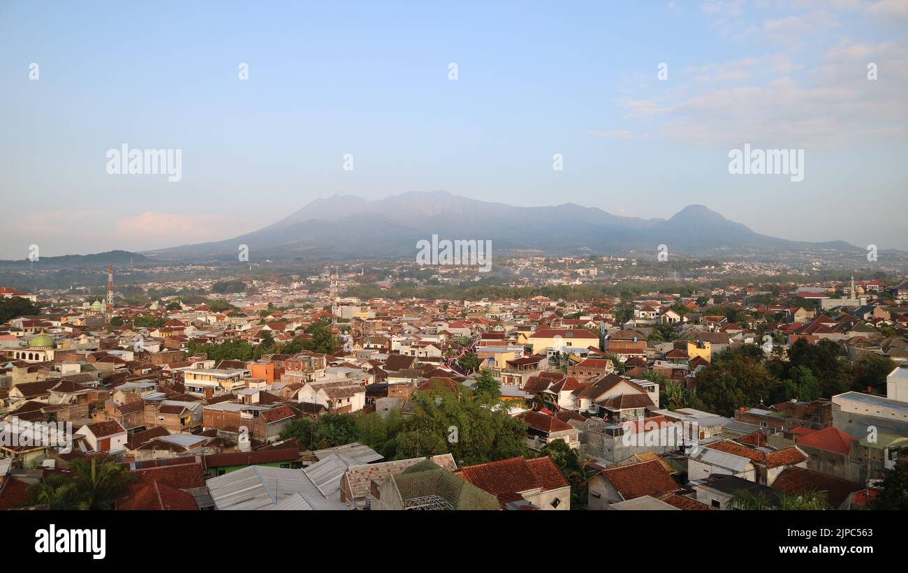 Beauté panoramique de la ville de Malang le matin Banque D'Images
